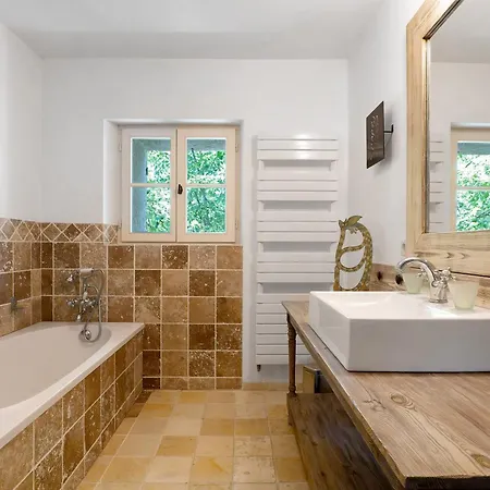 Maison En Provence Avec Piscine 度假居 *